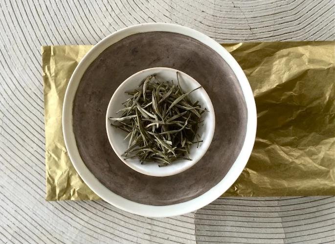 Limited No. 107, Jun Shan Yin Zhen - Image 2